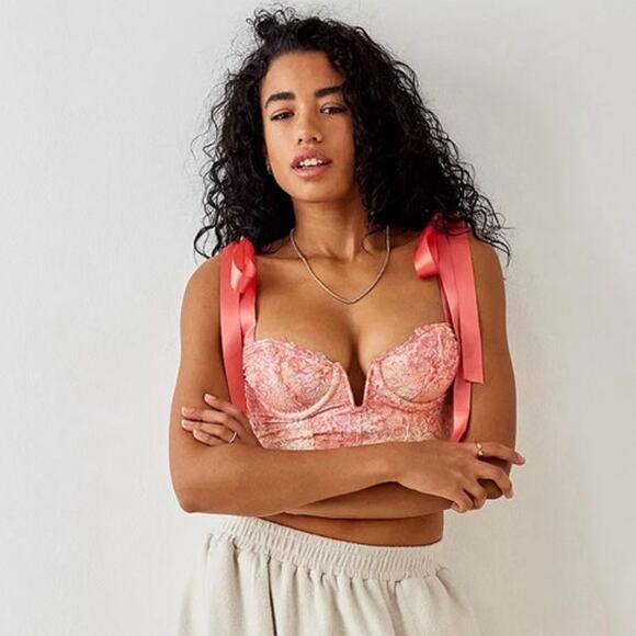 Urban Outfitters Out From Under Yvonne Lace Bow Cropped Corset size S - Picture 2 of 11